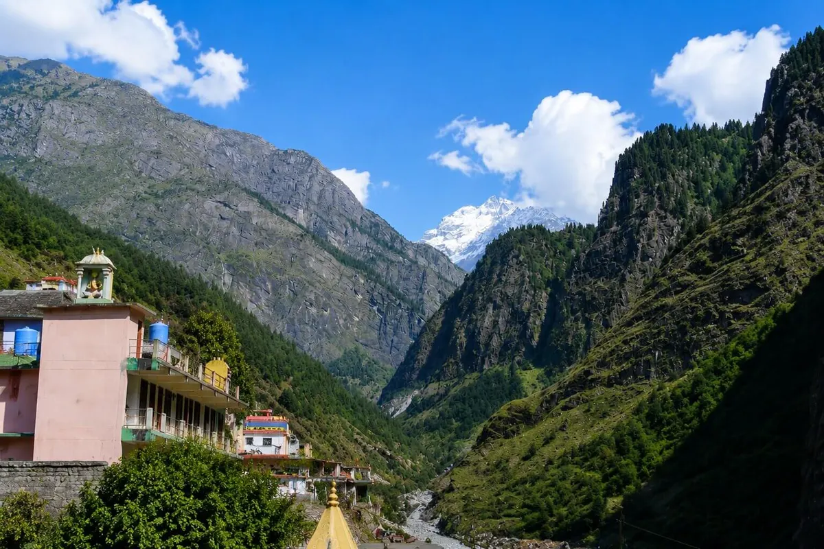 Scenic Himalayan view near Hotel Raghuveer